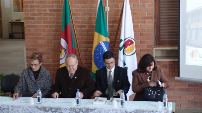 Acordo definiu parceria entre Uergs e Unipampa