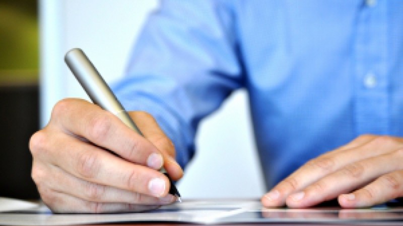 13009383271338212-business-man.jpg