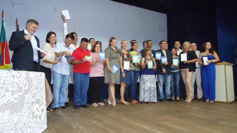 1363034124parfor-comemoracao-dos-autores.jpg
