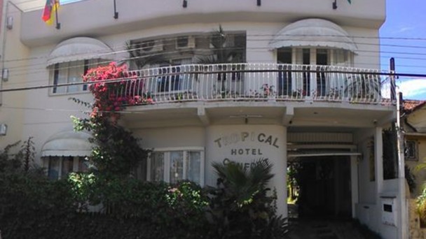 Fachada do hotel.