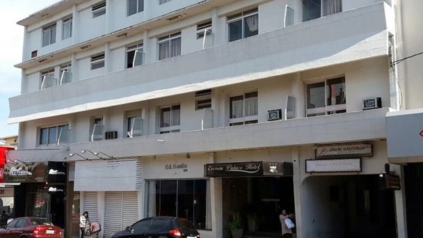 Fachada do hotel.
