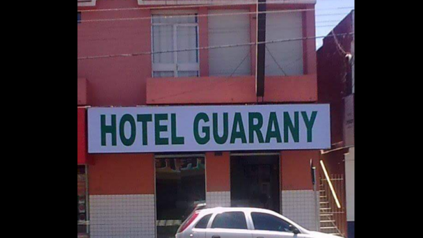 Fachada do hotel.