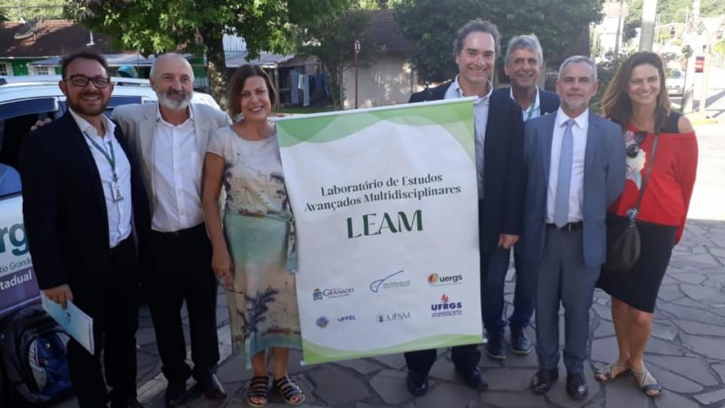 Laboratório reúne pesquisadores de diferentes universidades gaúchas.