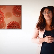 Produção do vídeo contou com uma estudante surda e com sua filha, que é intérprete.