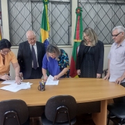 Assinatura do Termo de Cooperação.